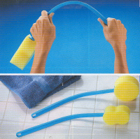 920566 - BROSSE ET EPONGE DE BAIN...