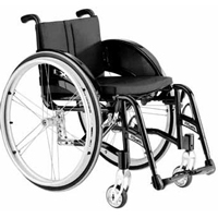 X3 - FAUTEUIL ROULANT MANUEL LEGER A CHASSIS PLIANT...