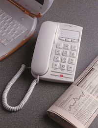 BORÉAL 10 - TELEPHONE FIXE A TOUCHES LARGES...