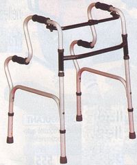 826038 - CADRE DE MARCHE (DEAMBULATEUR SANS ROUE)...