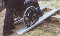 AA8733 - PAIRE DE RAMPES PORTABLES PLIABLES...