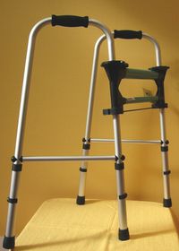 AFPA - CADRE DE MARCHE (DEAMBULATEUR SANS ROUE)...