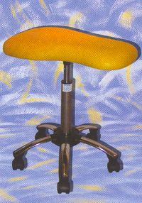 2335 - TABOURET A HAUTEUR VARIABLE...
