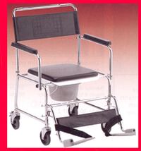 HCDA XXL 83 08 09 9 - CHAISE PERCEE A ROULETTES...