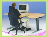 REF 03102 FUTURO - TABLE INFORMATIQUE A HAUTEUR REGLABLE...