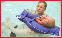 05371 - CASQUE DE NATATION...
