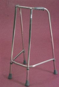 AA8305A - CADRE DE MARCHE (DEAMBULATEUR SANS ROUE)...