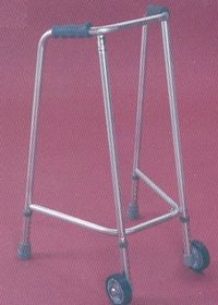 AA8309A - DEAMBULATEUR A 2 ROUES...