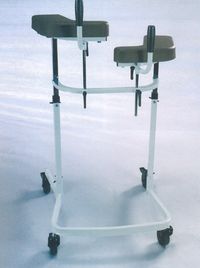AA8332 - DEAMBULATEUR A 4 ROUES...