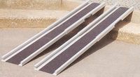 A 8012 - PAIRE DE RAMPES PORTABLES PLIABLES...