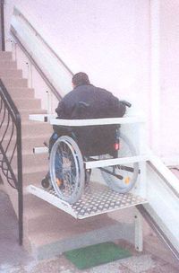 COMPACT 2 - PLATEFORME ELEVATRICE INCLINEE...
