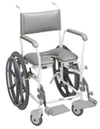 A11 - CHAISE PERCEE A ROULETTES...