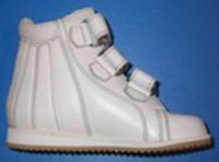 CHAUSSURES A LACETS OU A VELCROS - CHAUSURE PIED SENSIBL...