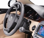 FREIN PRINCIPAL A MAIN - ACCELERATEUR ET FREIN AU VOLANT...