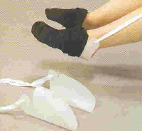 H 3013 - ENFILE BAS ET CHAUSSETTES...