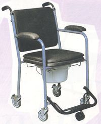 GR 32 FORTISSIMO - CHAISE PERCEE A ROULETTES...