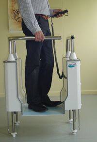 SANI L�VE - PLATEFORME ELEVATRICE VERTICALE...