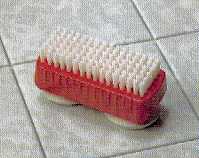 T 7063 - BROSSE A ONGLES...