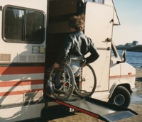 TYPE CARAVANE - HAYON-ELEVATEUR...