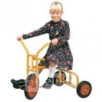 15756 - TRICYCLE A DEUX ROUES ARRIERE PROPULSE PAR LES P...