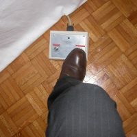 TOURNE-PAGES CONTACTEURS AUX PIEDS - TOURNE-PAGES...