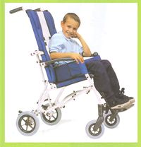 CLIP 02470 - POUSSETTE A CHASSIS PLIANT...
