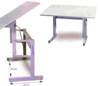 E 2108 - TABLE DE TRAVAIL AVEC PLATEAU INCLINABLE...