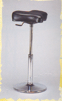 230328 - TABOURET A HAUTEUR VARIABLE...